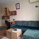 Sea Garden וארנה