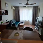 Sea Garden וארנה